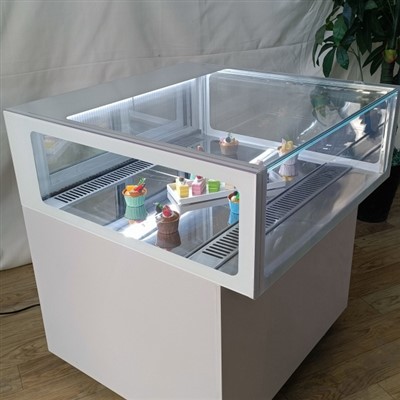 Penyejuk paparan kek tegak